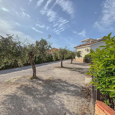 Case Vacanze Mare Nostrum - Villas In Front Of The Beach With Pool Campofelice Di Roccella Buitenkant foto