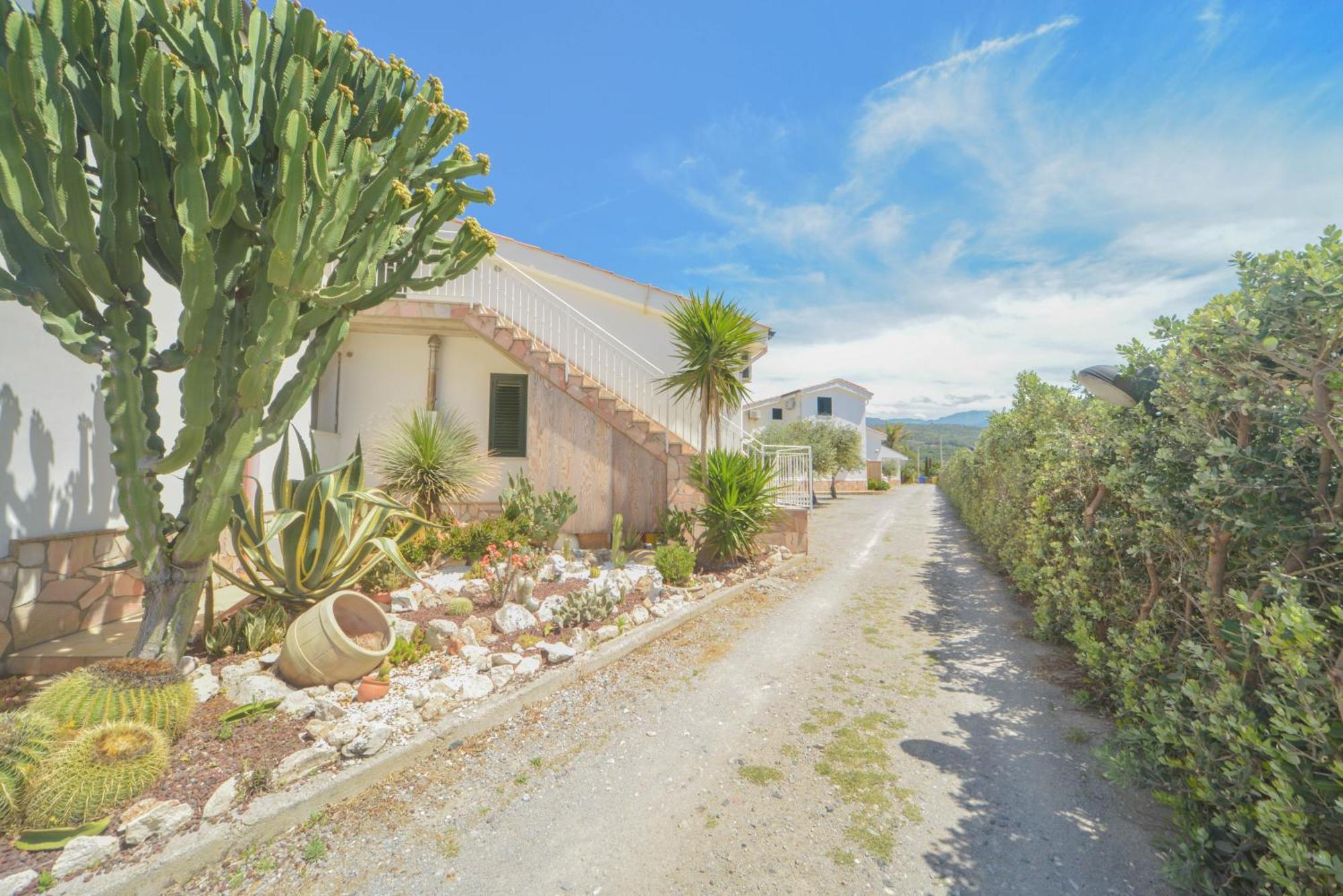 Case Vacanze Mare Nostrum - Villas In Front Of The Beach With Pool Campofelice Di Roccella Buitenkant foto