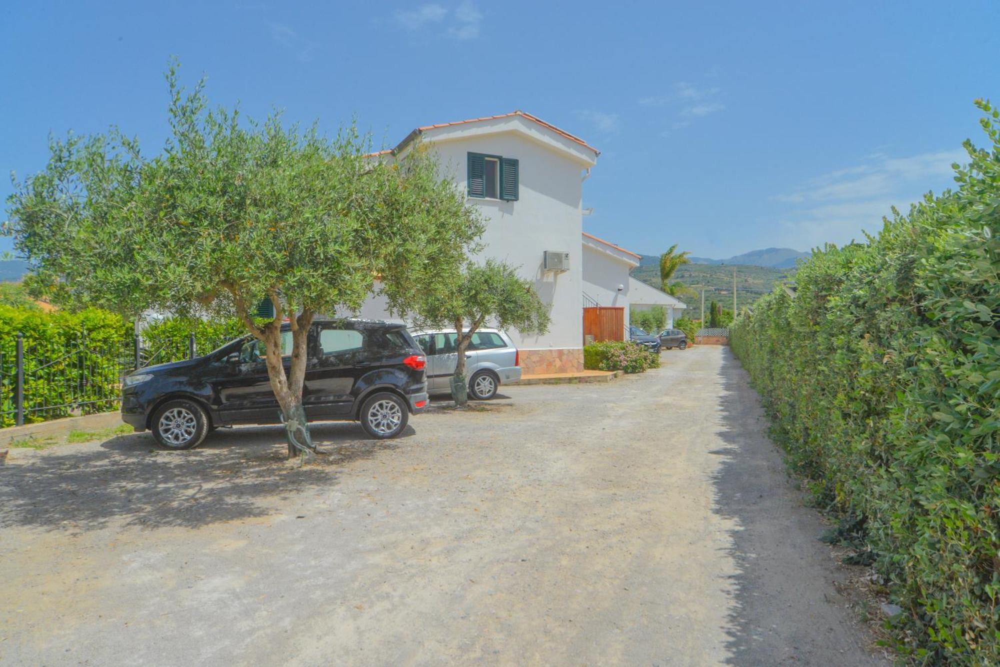 Case Vacanze Mare Nostrum - Villas In Front Of The Beach With Pool Campofelice Di Roccella Buitenkant foto