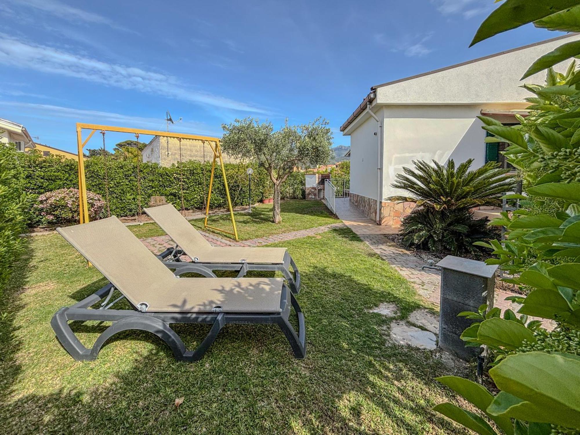 Case Vacanze Mare Nostrum - Villas In Front Of The Beach With Pool Campofelice Di Roccella Buitenkant foto