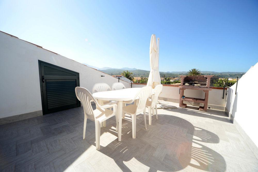 Case Vacanze Mare Nostrum - Villas In Front Of The Beach With Pool Campofelice Di Roccella Buitenkant foto